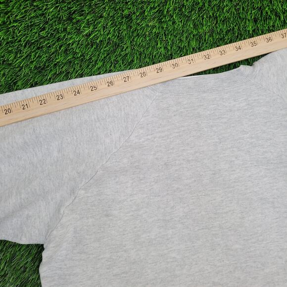 Vintage Tuttle Basketball Cropped Sweatshirt Large 22x23 USA - Picture 5 of 14